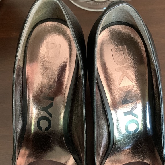 DKNYC Leather Peep Toe Heels - Picture 5 of 12